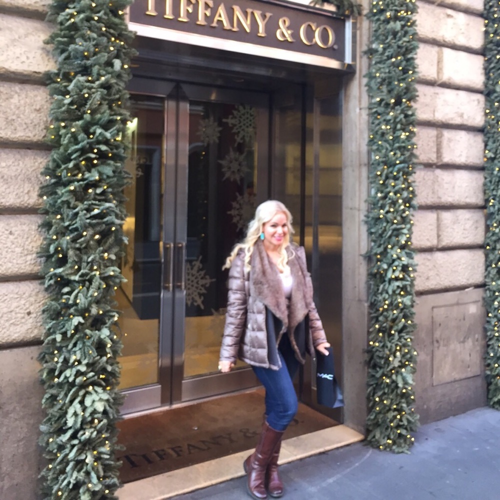 Meet your Posher, Connie